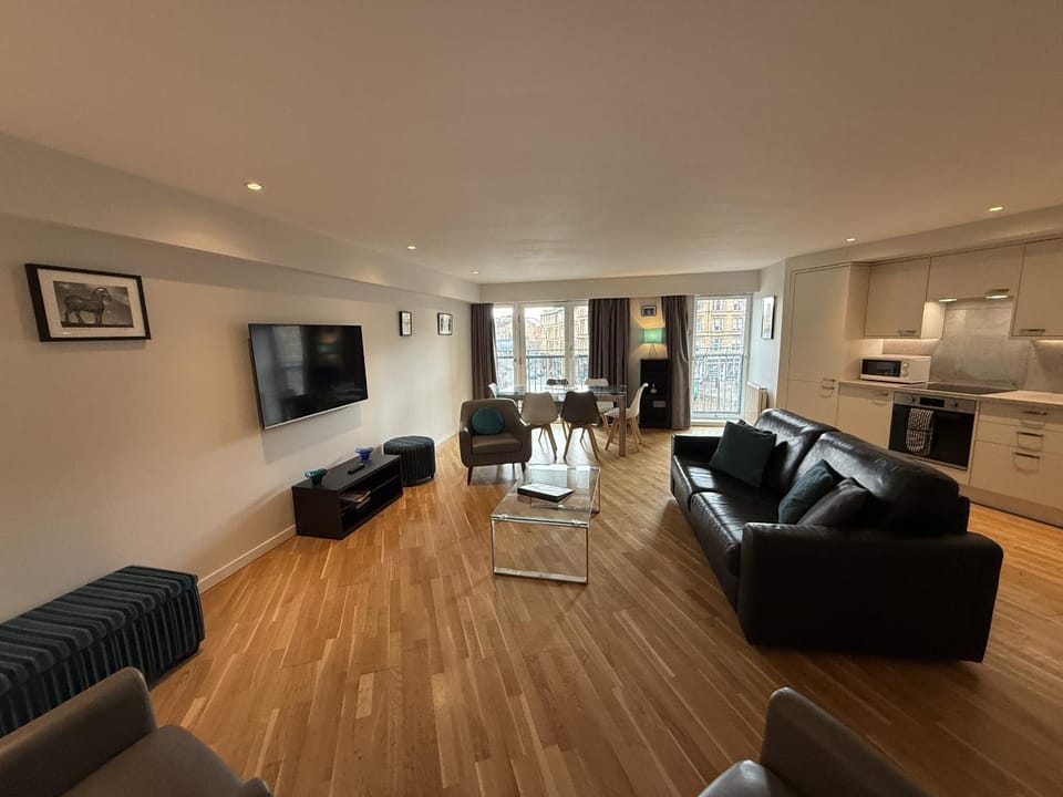 Communal lounge/ TV room, Living room