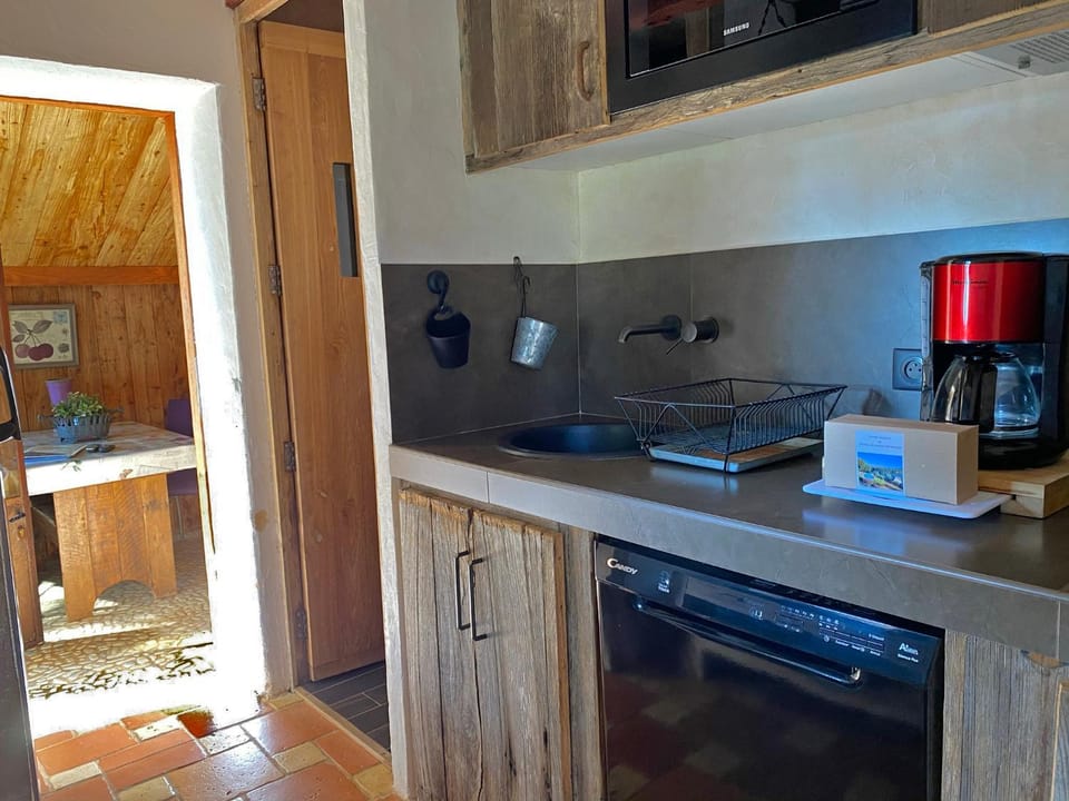 Eco-hameau Du Sentier Des Sources Nature lodge in Occitanie