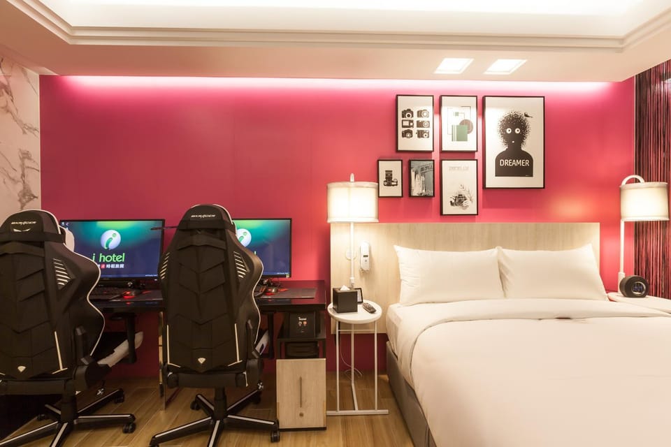 TV and multimedia, Photo of the whole room, Decorative detail
