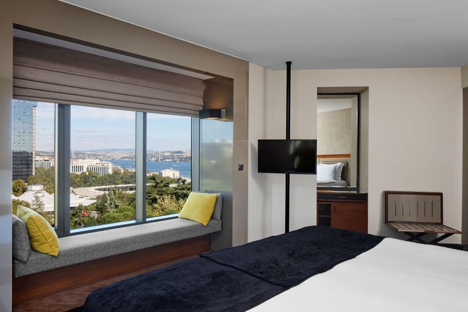 TV and multimedia, Seating area, Bedroom, Sea view
