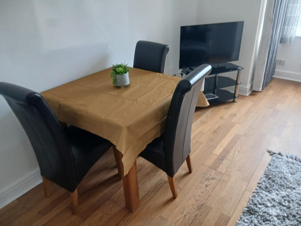 Communal lounge/ TV room, Dining area