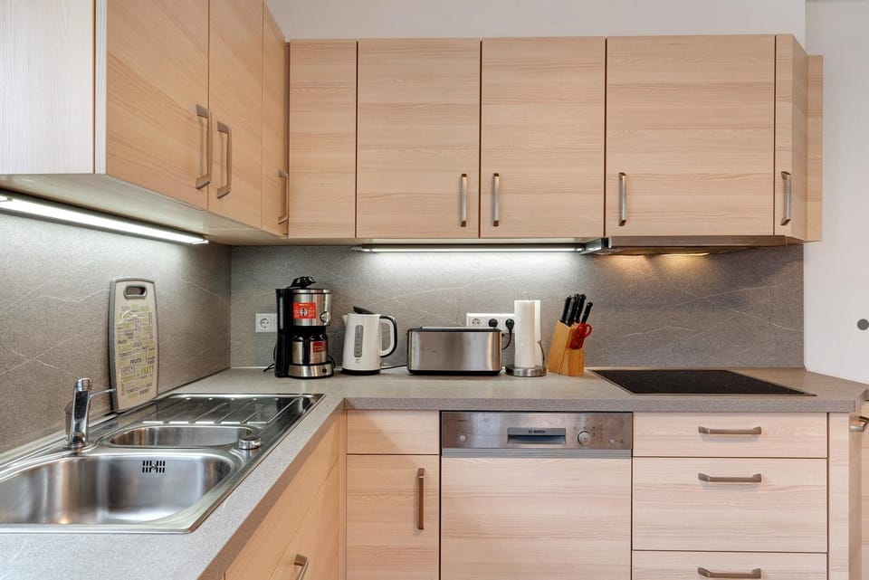 Kitchen or kitchenette, Living room