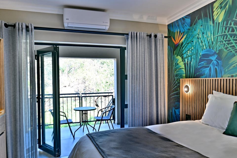 Bed, Balcony/Terrace, Photo of the whole room, Bedroom, air conditioner