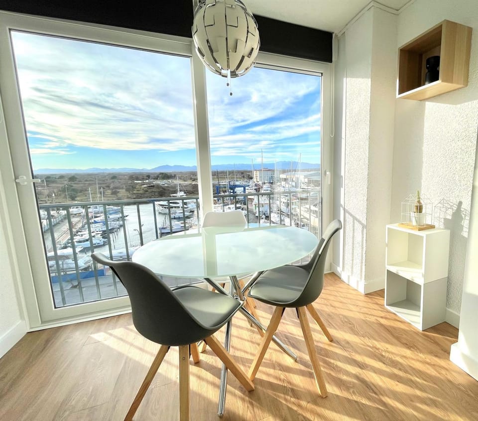 Natural landscape, Dining area