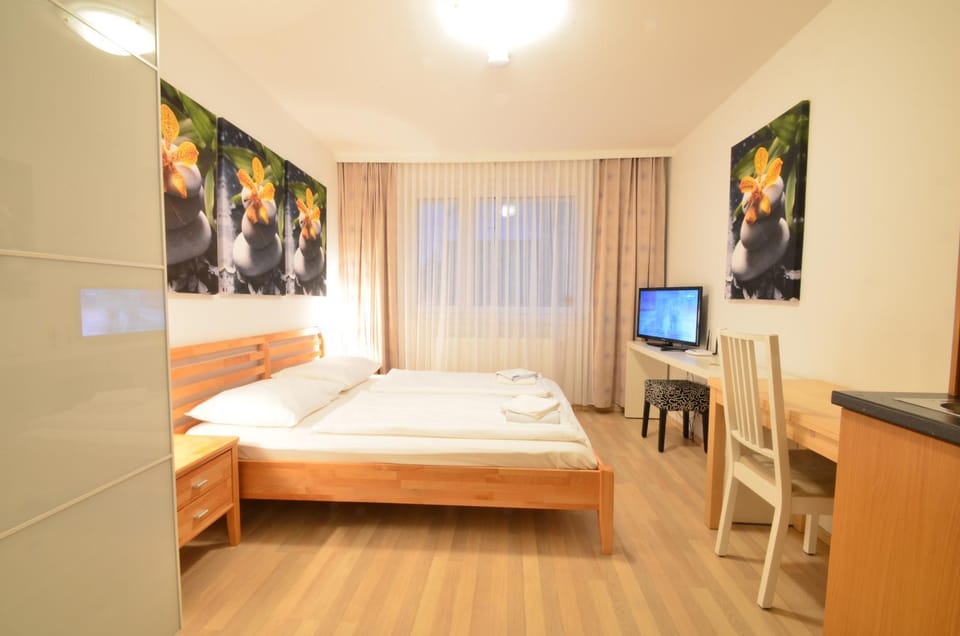 Bed, TV and multimedia