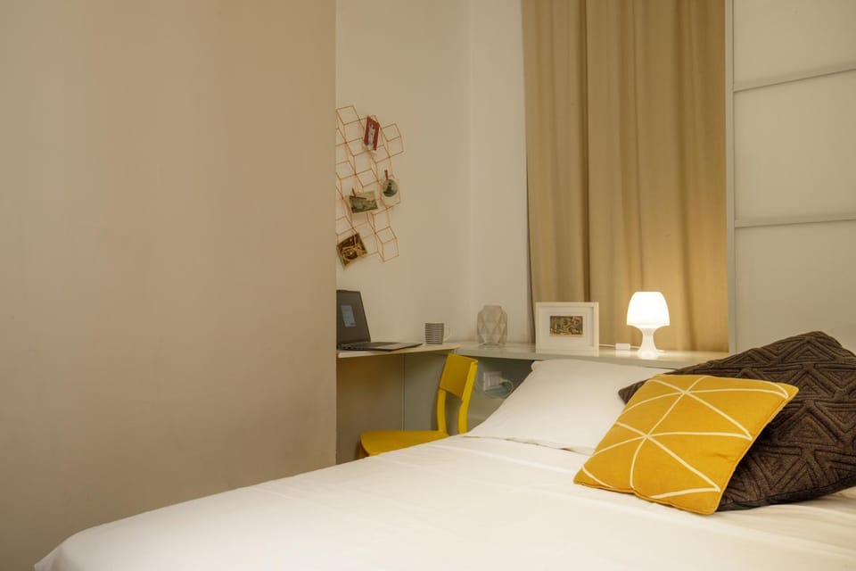 Bed, Decorative detail, Bedroom, internet, air conditioner