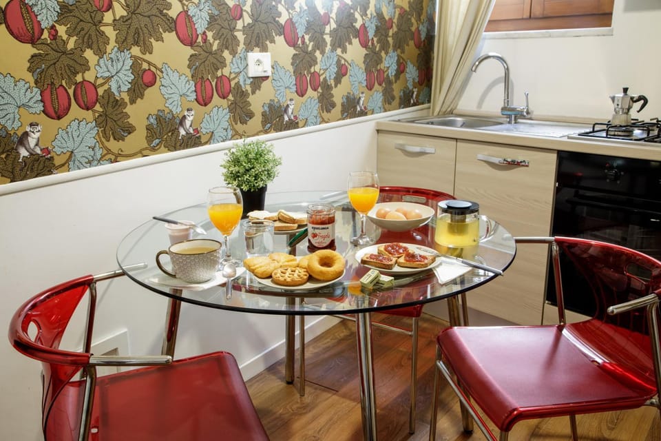 Coffee/tea facilities, Kitchen or kitchenette, Breakfast, Italian breakfast, internet