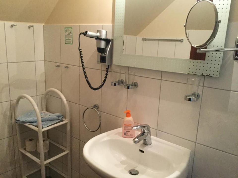Bathroom, Photo of the whole room