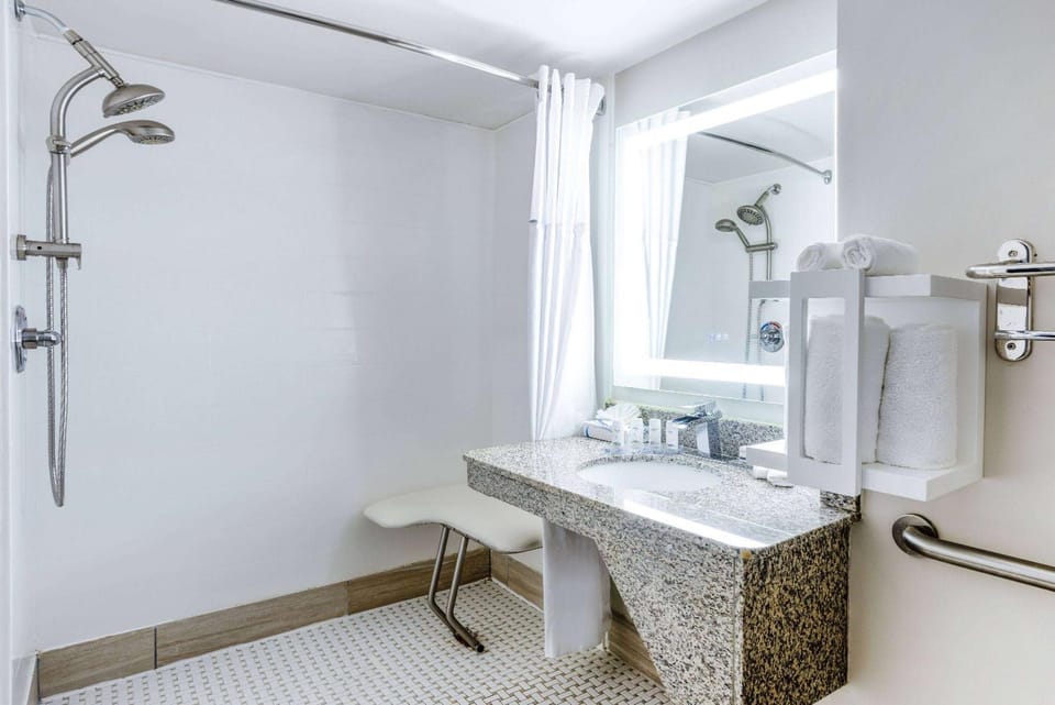 Shower, acessibility