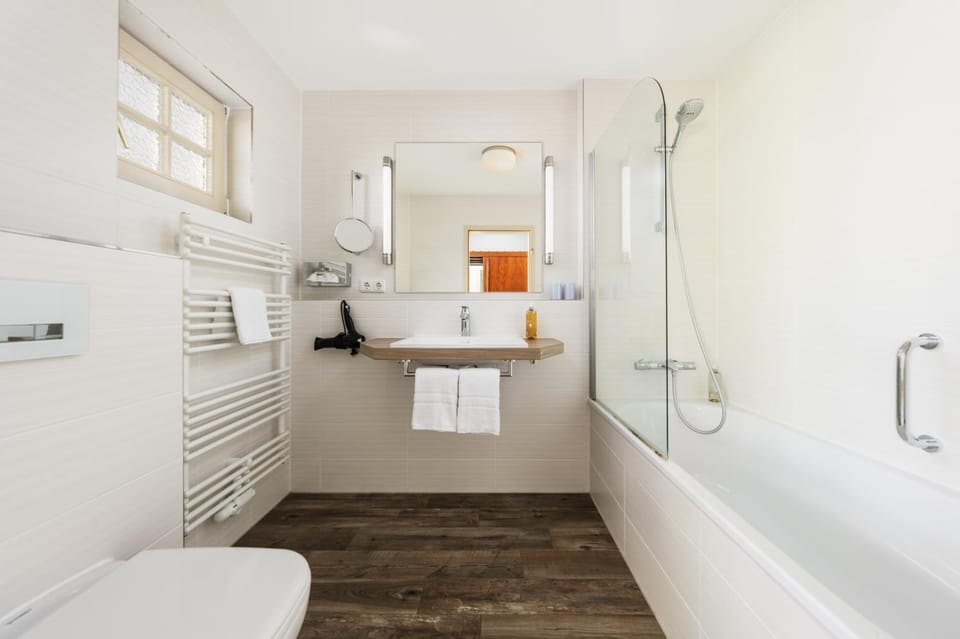 Toilet, Bathroom, Bath