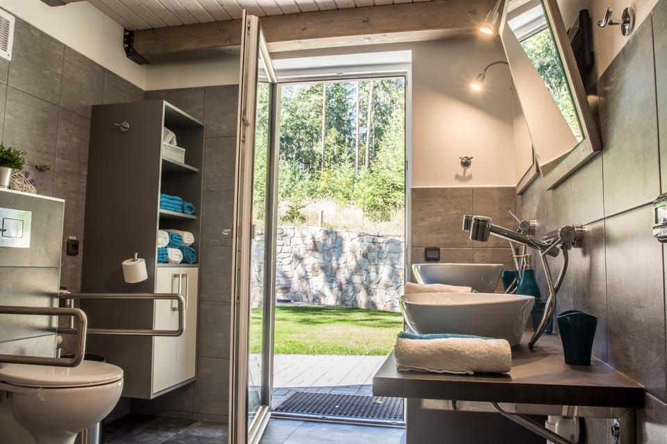 Bathroom, Facility for disabled guests