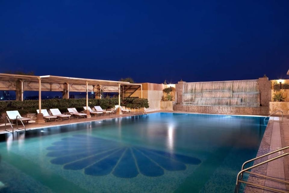 Swimming pool, Swimming pool