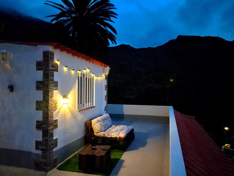 Night, Natural landscape, Balcony/Terrace, Mountain view