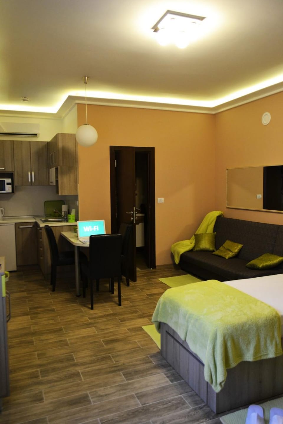 Kitchen or kitchenette, Photo of the whole room, Bedroom