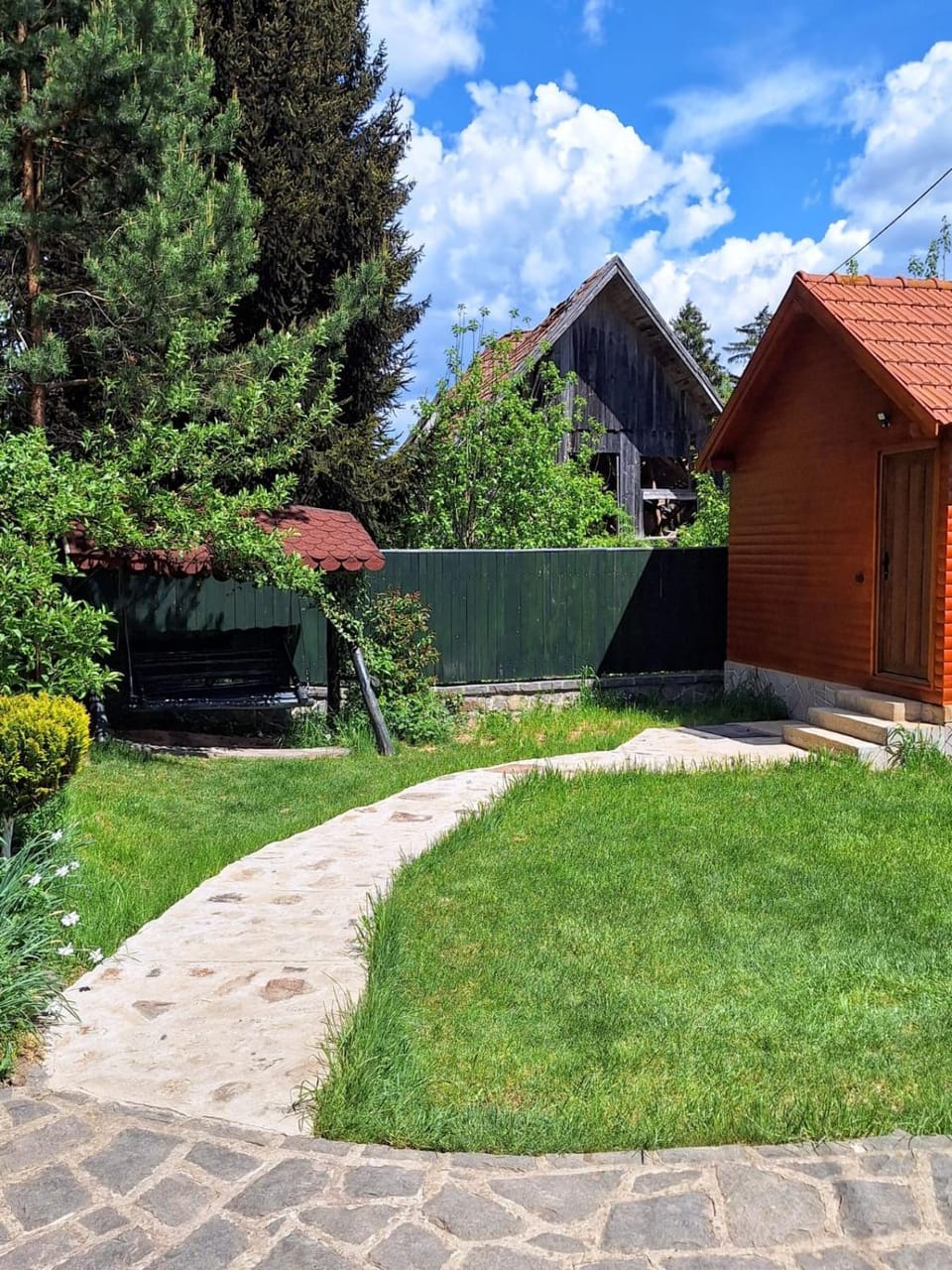Property building, Day, Garden, Garden view