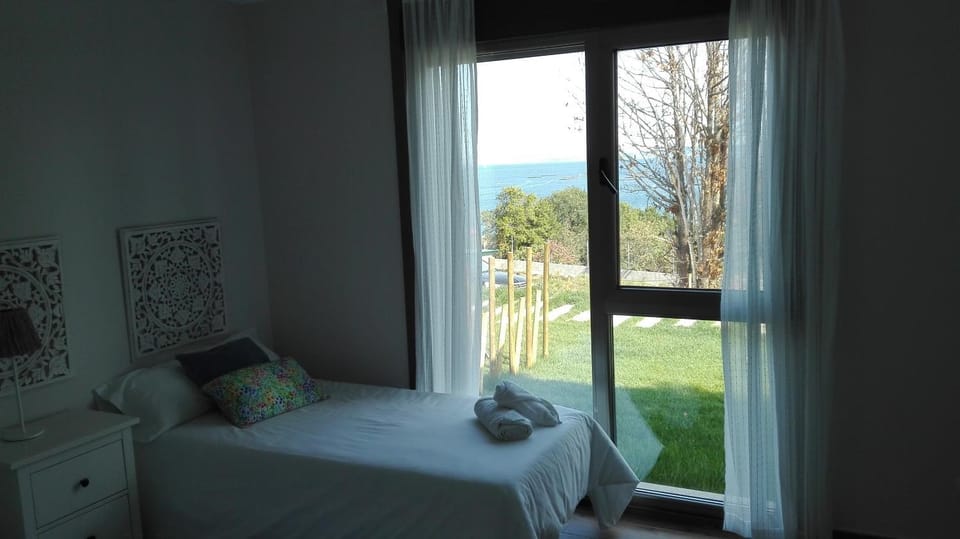 Bed, Bedroom, Sea view