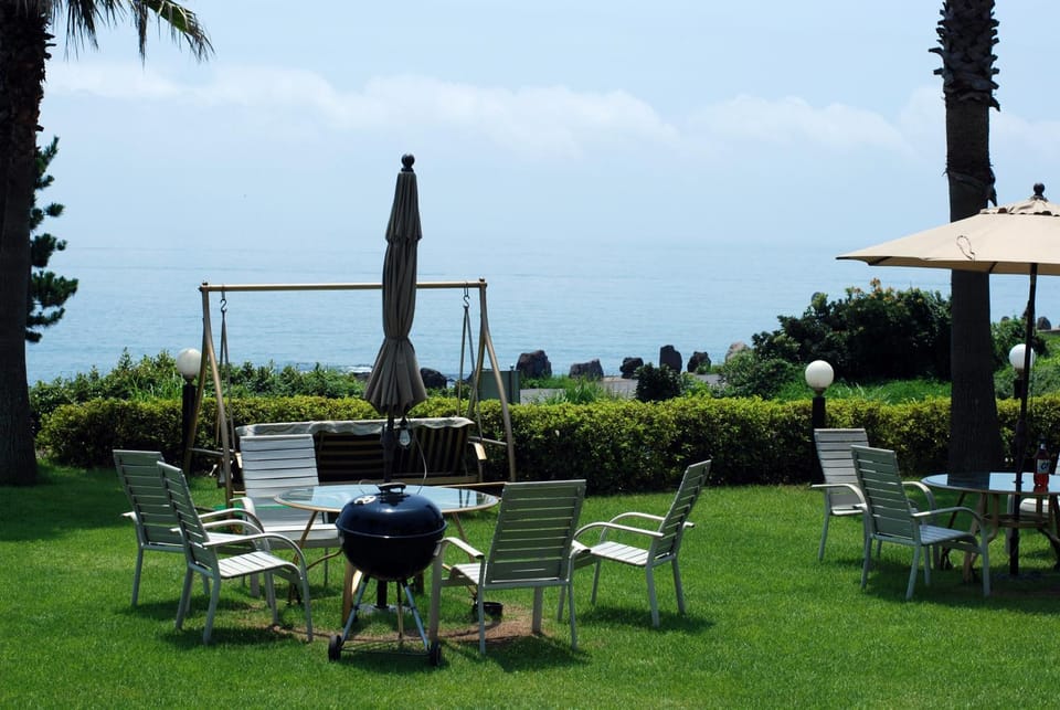 Property building, Garden, Sea view