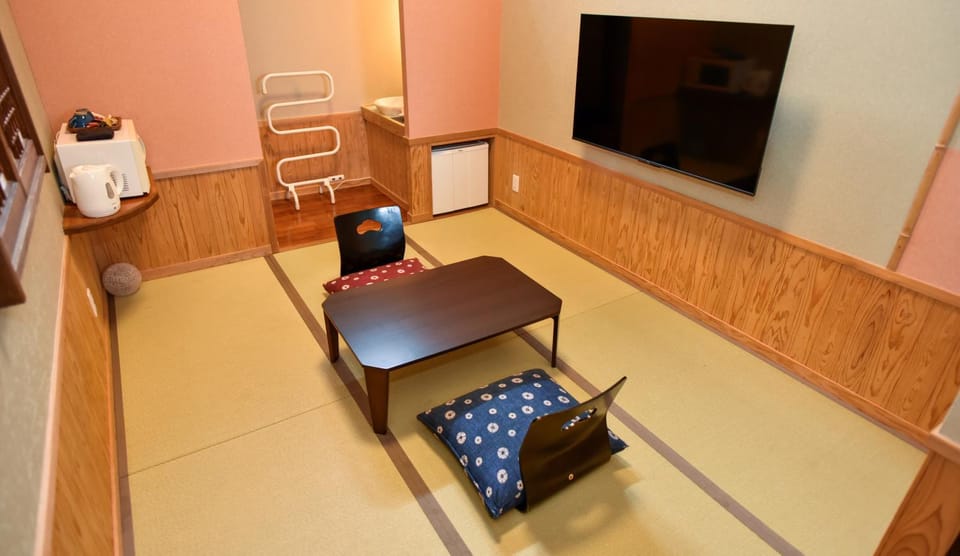 Kamegawa Onsen HATAGO Yuyu Ryokan in Japan