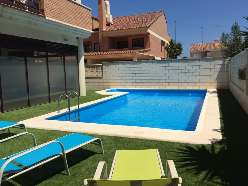 Swimming pool, Swimming pool