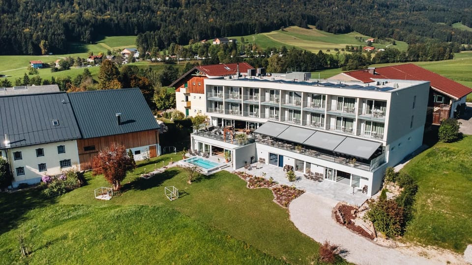 Property building, Bird's eye view, Garden view