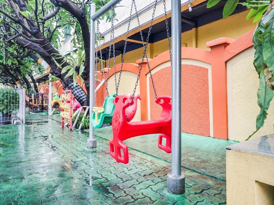 Children play ground, Area and facilities