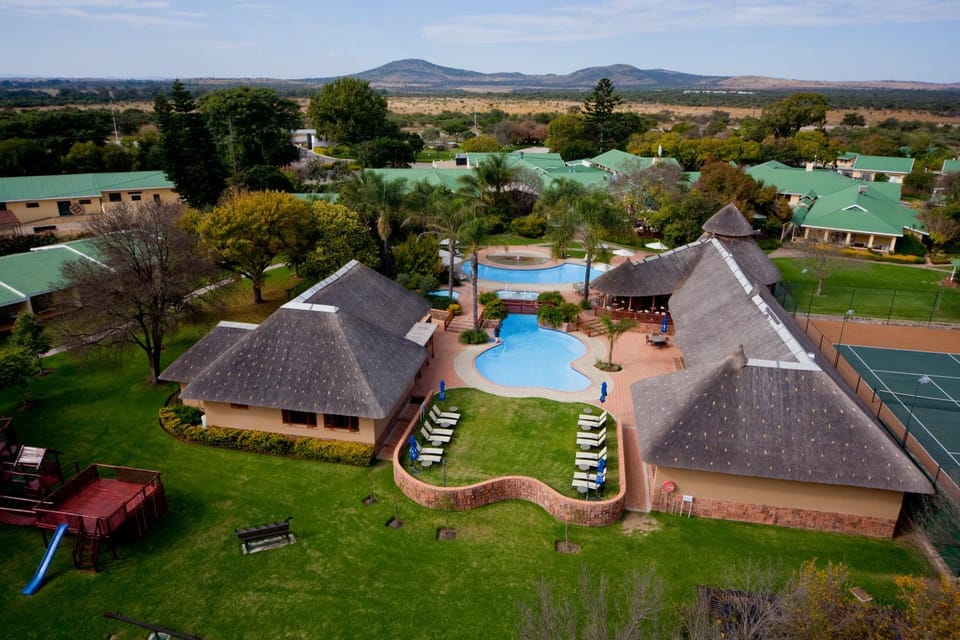 Facade/entrance, Bird's eye view, Swimming pool, Swimming pool