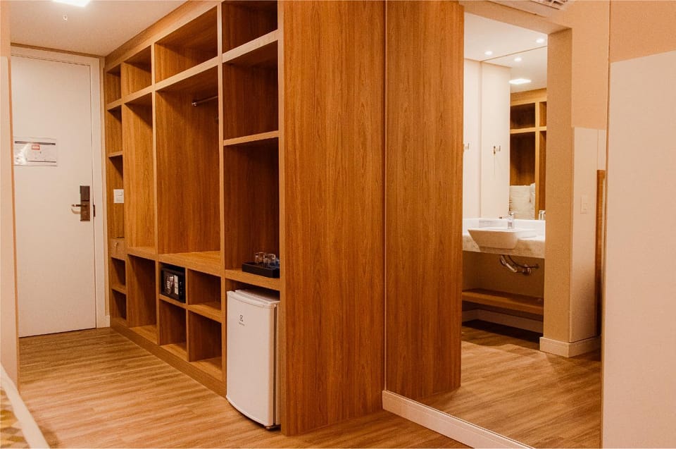 Photo of the whole room, Bedroom, minibar, wardrobe