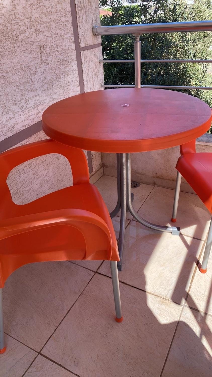 Day, Dining area