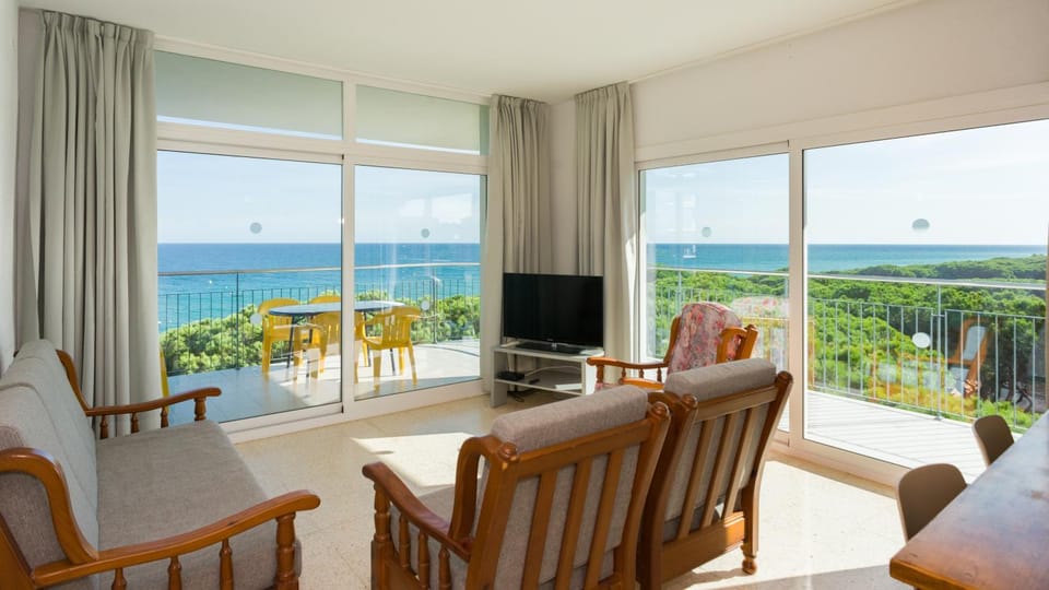 TV and multimedia, Living room, Sea view