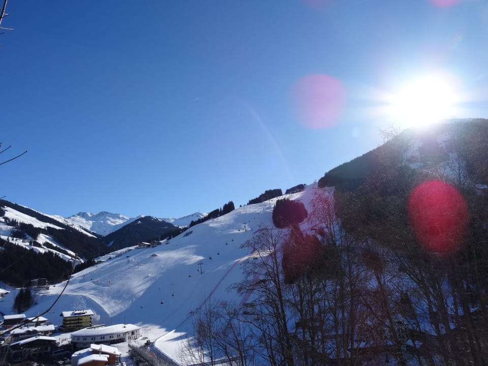 Winter, Skiing