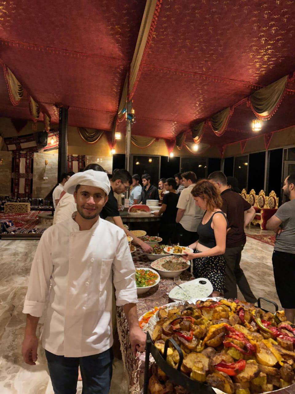 Restaurant/places to eat, People, Food and drinks, Buffet breakfast, group of guests, wedding