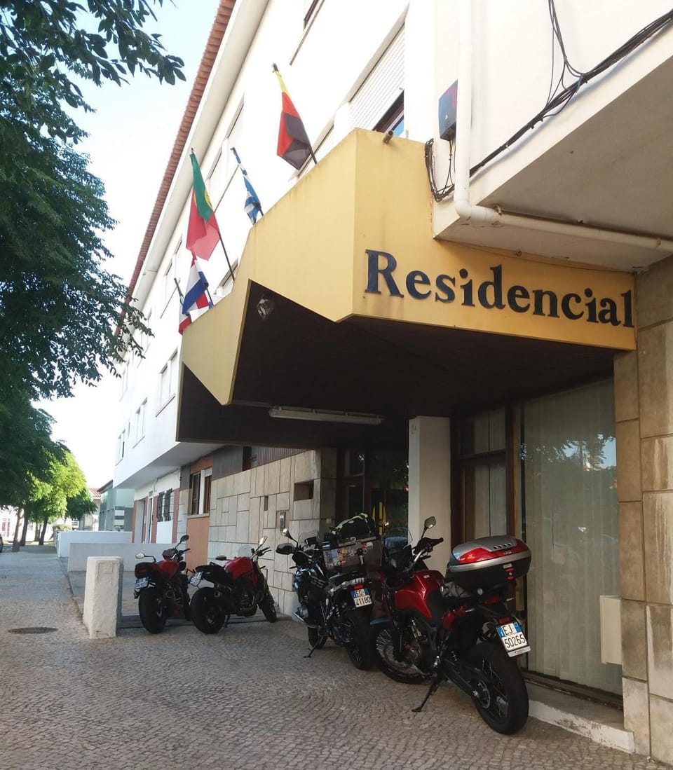 Residencial Habimar Bed and Breakfast in Setubal District