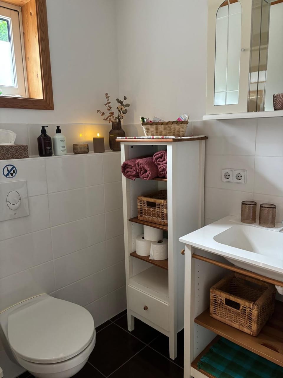 Toilet, Bathroom, towels