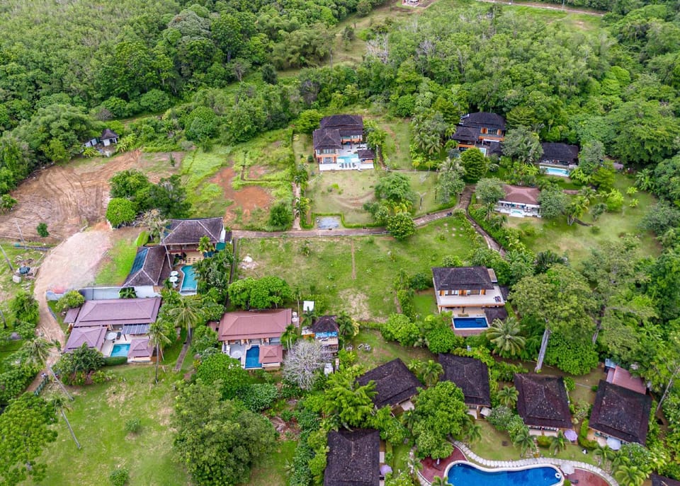 Property building, Pool view