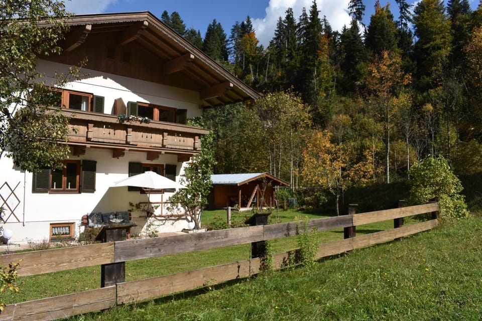 Facade/entrance, BBQ facilities, Garden, Balcony/Terrace
