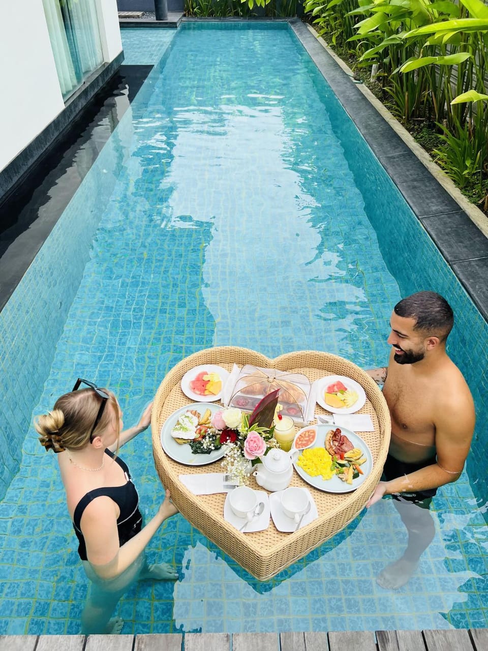 Restaurant/places to eat, Swimming pool, Breakfast