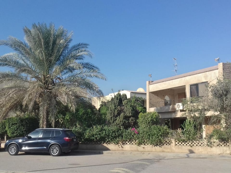 Property building, Facade/entrance, On site