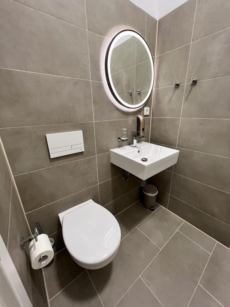 Toilet, Bathroom