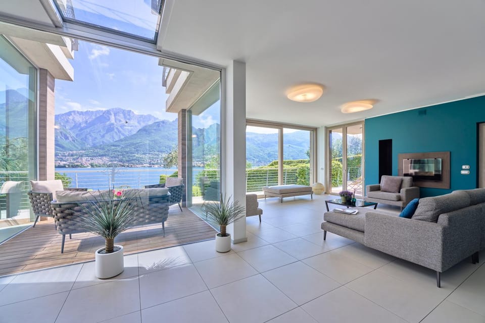 Natural landscape, View (from property/room), Living room, Seating area, Garden view, Lake view
