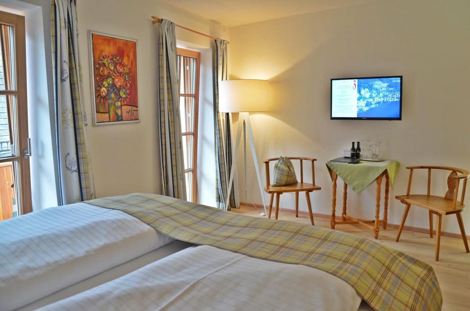 Living room, Bedroom