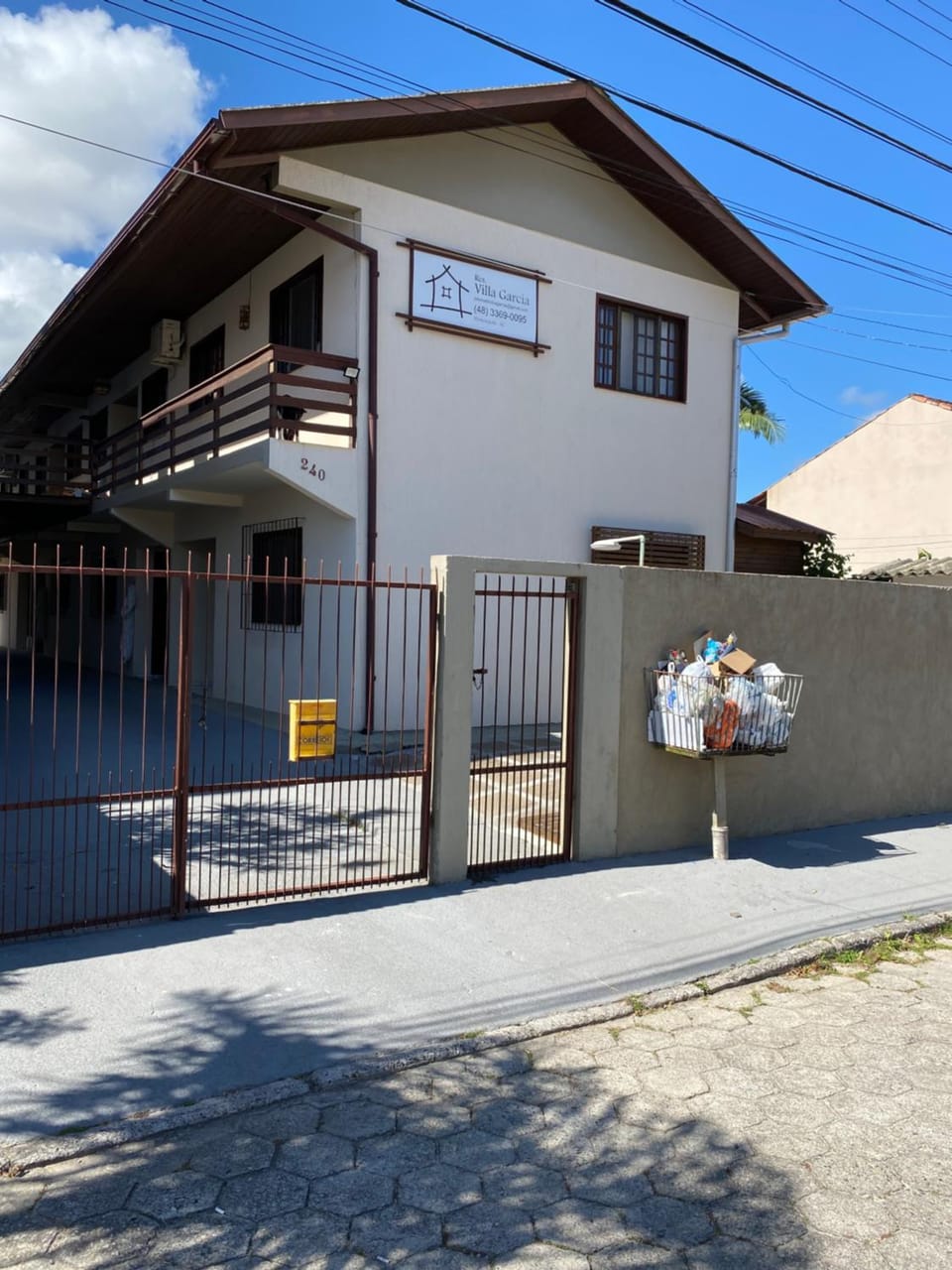 Facade/entrance
