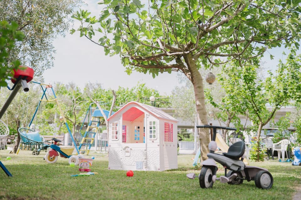 Day, Children play ground, Garden