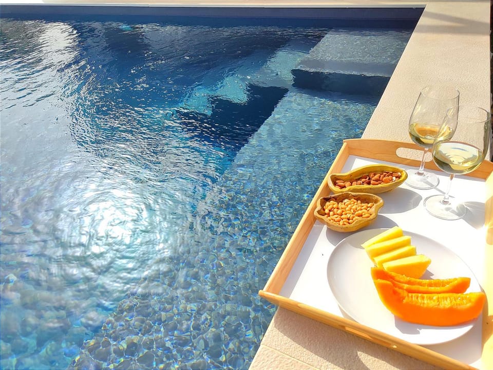 Food and drinks, Swimming pool