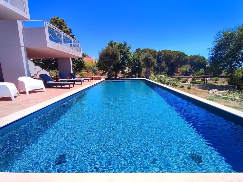 Pool view, Swimming pool, sunbed