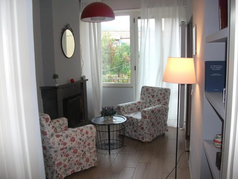 Library, Balcony/Terrace, Living room, Street view