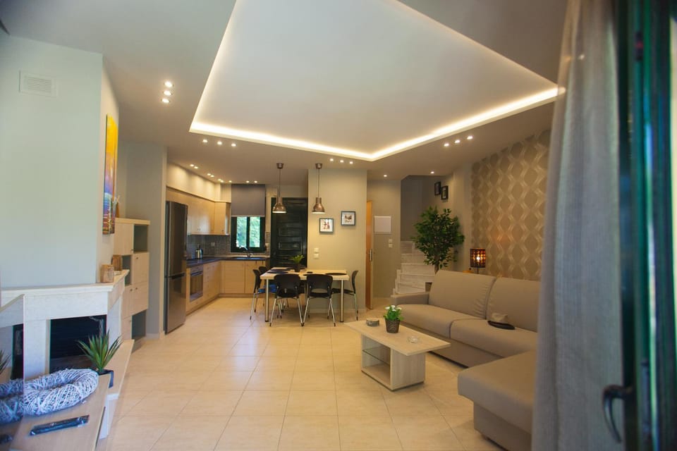 Toilet, Nearby landmark, Restaurant/places to eat, Bed, Neighbourhood, Natural landscape, BBQ facilities, BBQ facilities, Casino, Children play ground, Fishing, Game Room, Garden, Garden, Golfcourse, Nightclub / DJ, Snorkeling, TV and multimedia, Balcony/Terrace, Kitchen or kitchenette, Living room, Photo of the whole room, Seating area, Dining area, Beach, Hiking, Cycling, Diving, Evening entertainment, Garden view, Garden view, Street view, Street view, Supermarket/grocery shop, Shopping Area, Quiet street view, Inner courtyard view