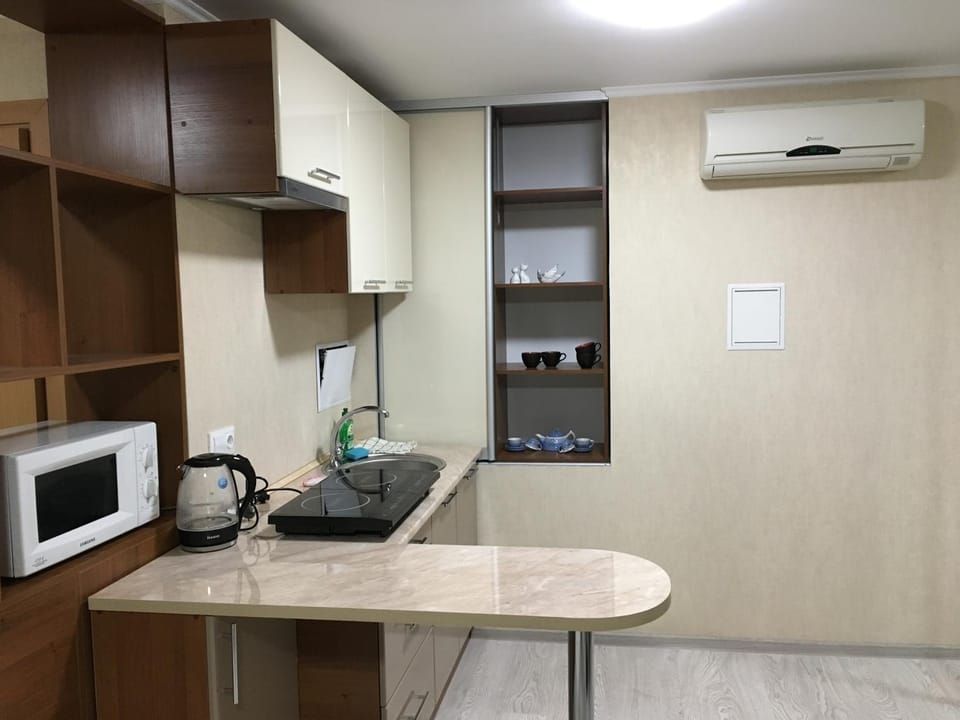 Coffee/tea facilities, Kitchen or kitchenette, Dining area