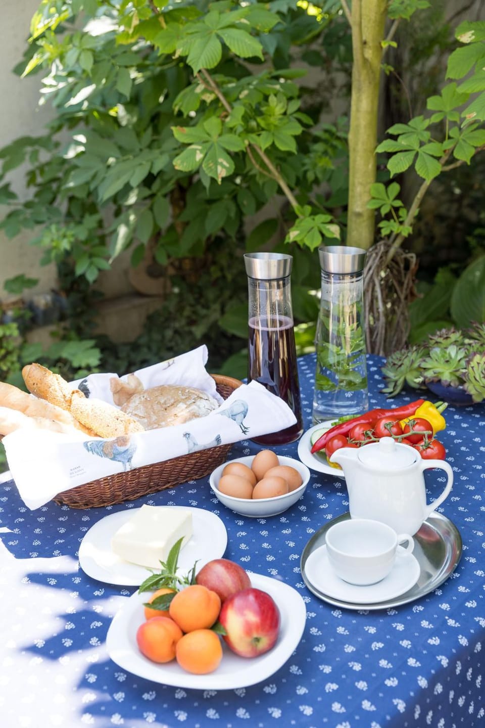Garden, Breakfast, Continental breakfast, Buffet breakfast