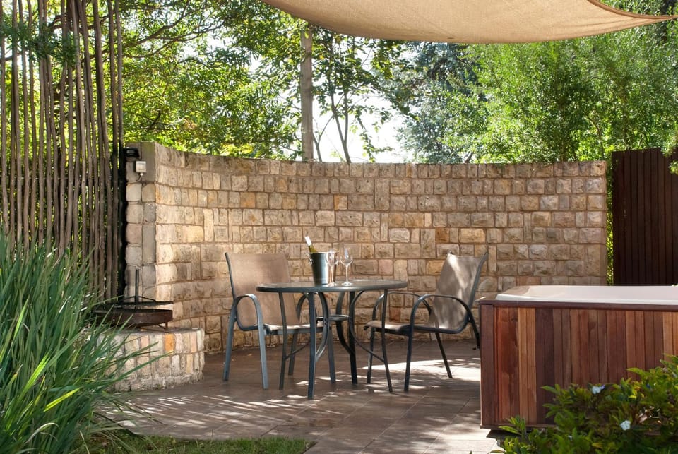 Patio, Dining area, Mountain view