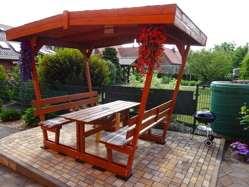 Property building, Garden
